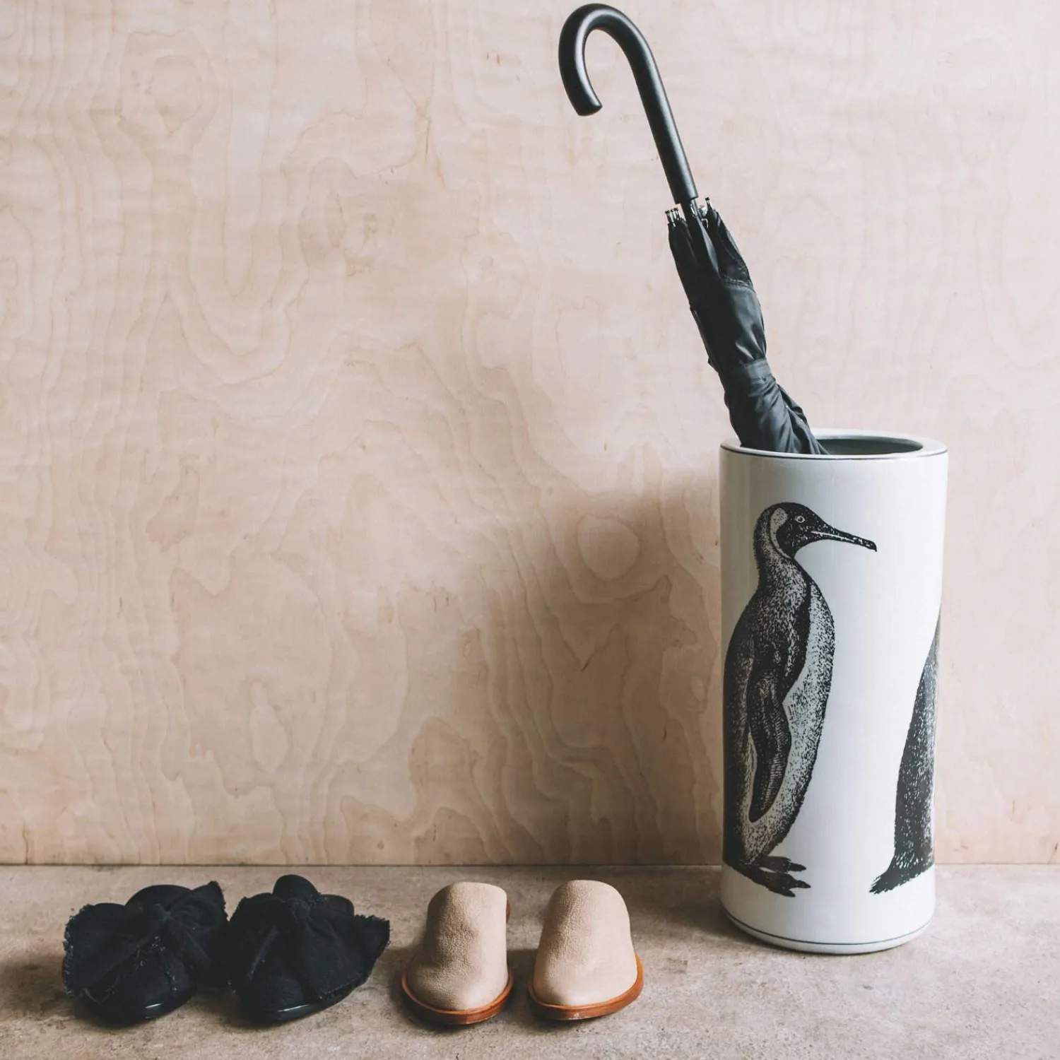 Graham & Green Ceramic Penguin Umbrella Stand