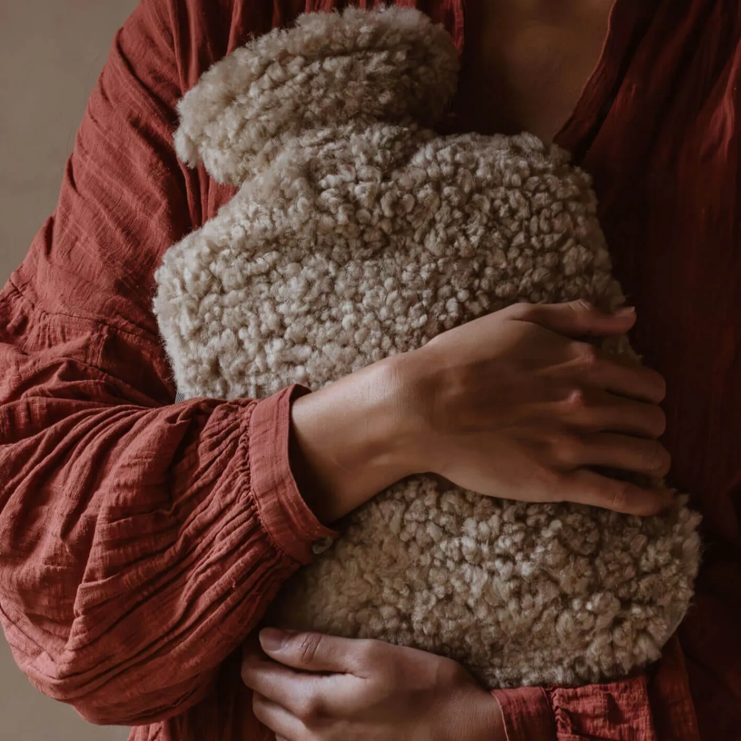 Graham & Green Curly Oyster Hot Water Bottle