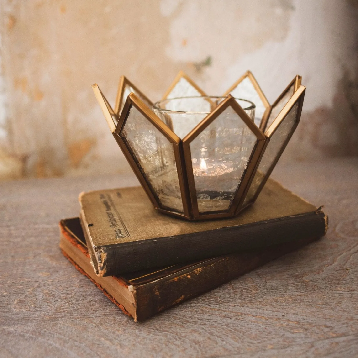 Graham & Green Dufrene Lotus Tea Light Holder