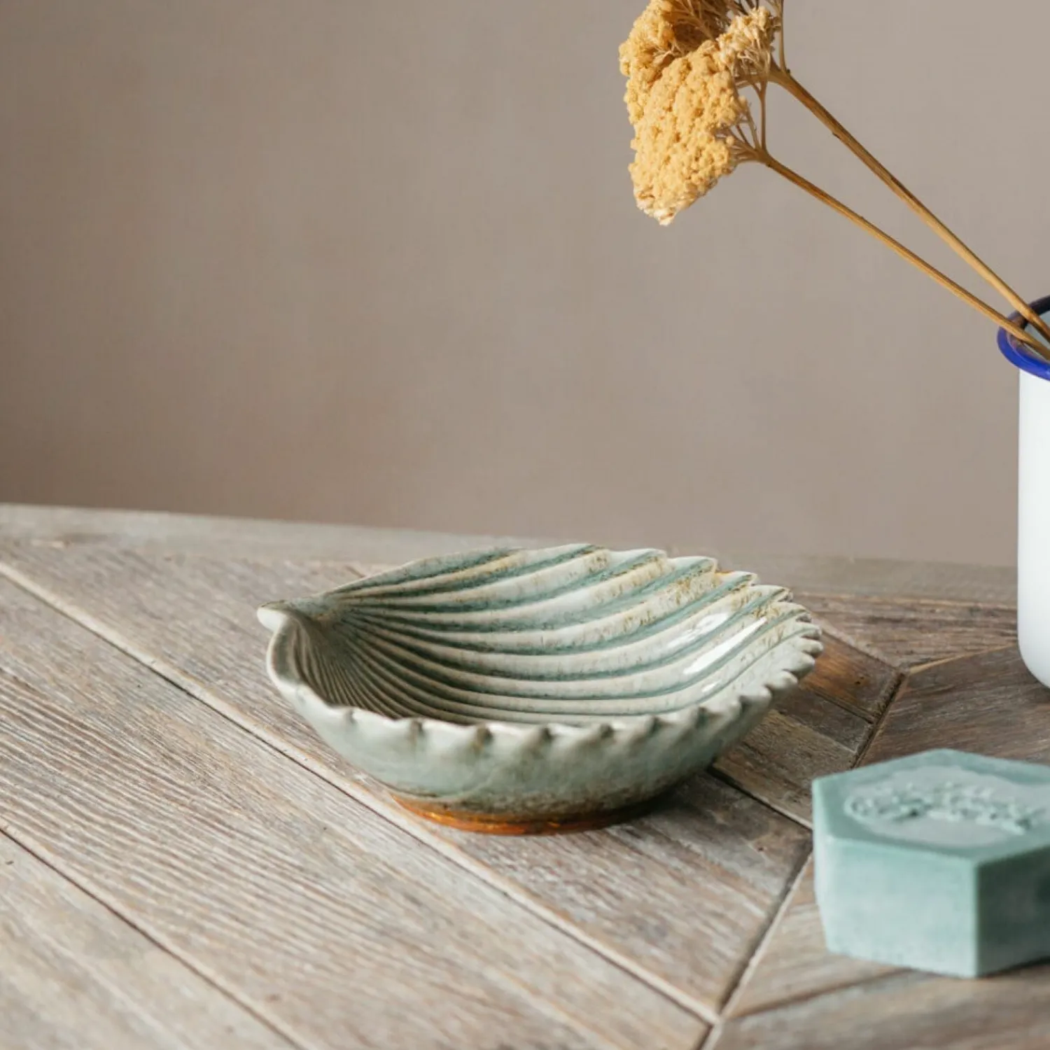 Graham & Green Green Shell Soap Dish