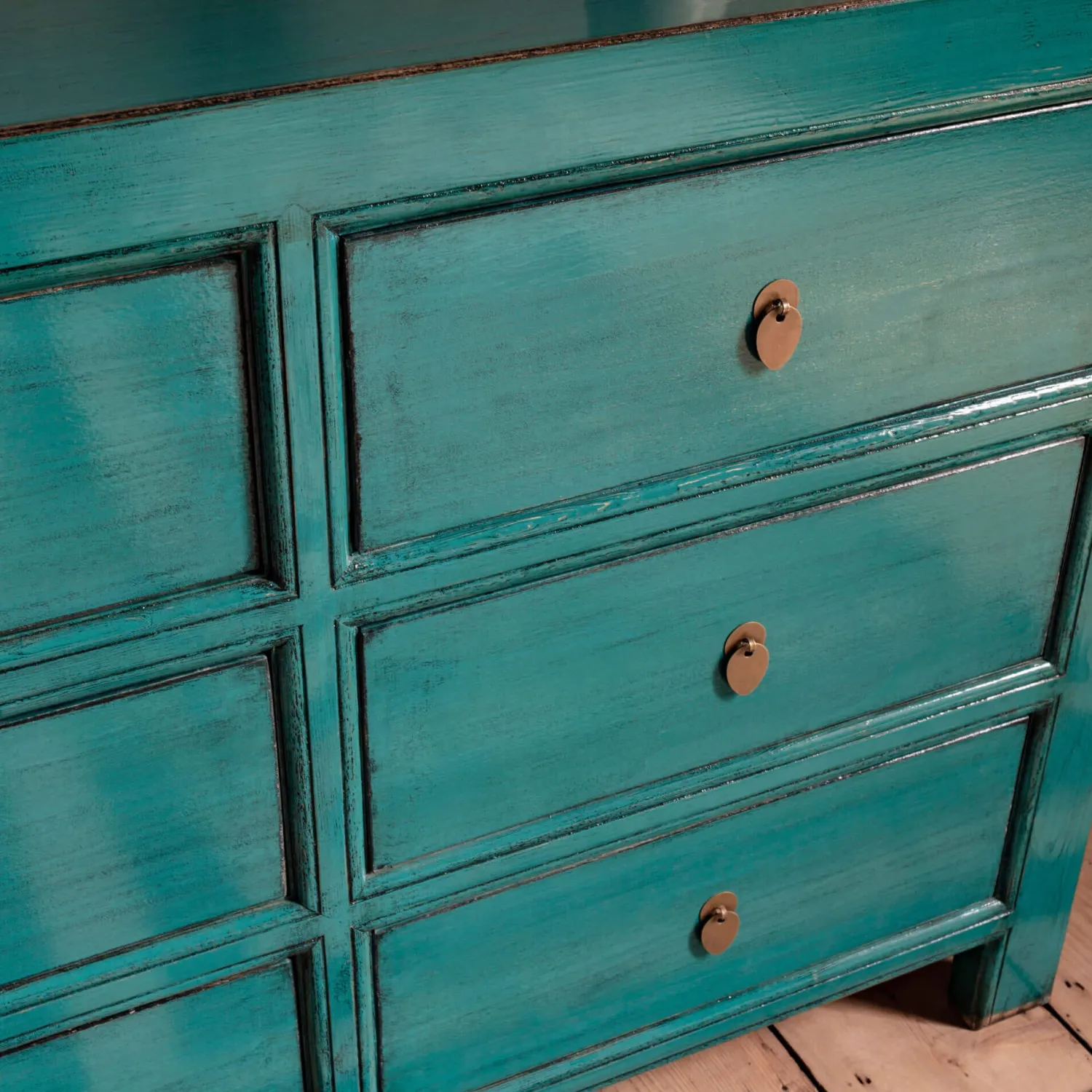 Graham & Green Leshan Peacock Chest of Drawers