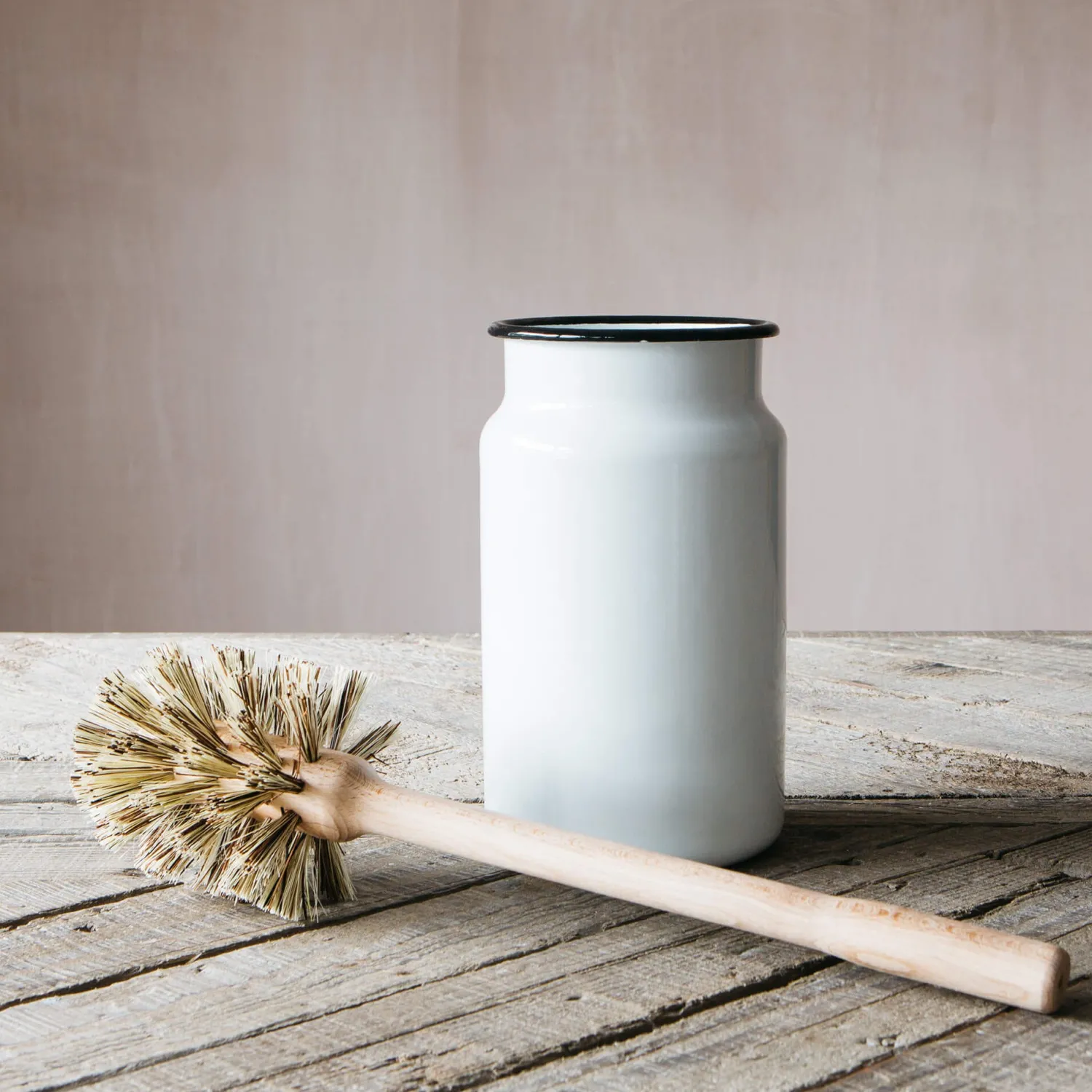 Graham & Green Loo Brush in Enamel Pot