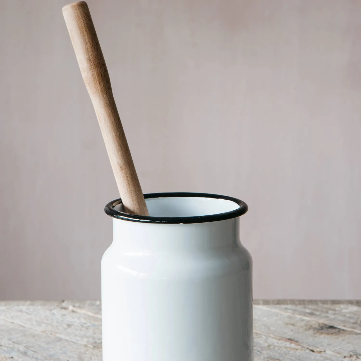 Graham & Green Loo Brush in Enamel Pot