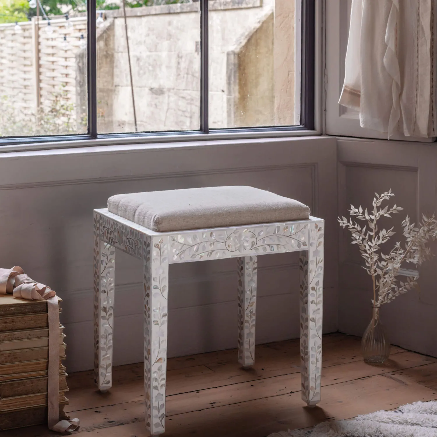 Graham & Green Maxi White Mother of Pearl Stool