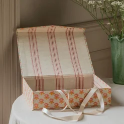 Graham & Green Natural Flower Decorative Box - Small