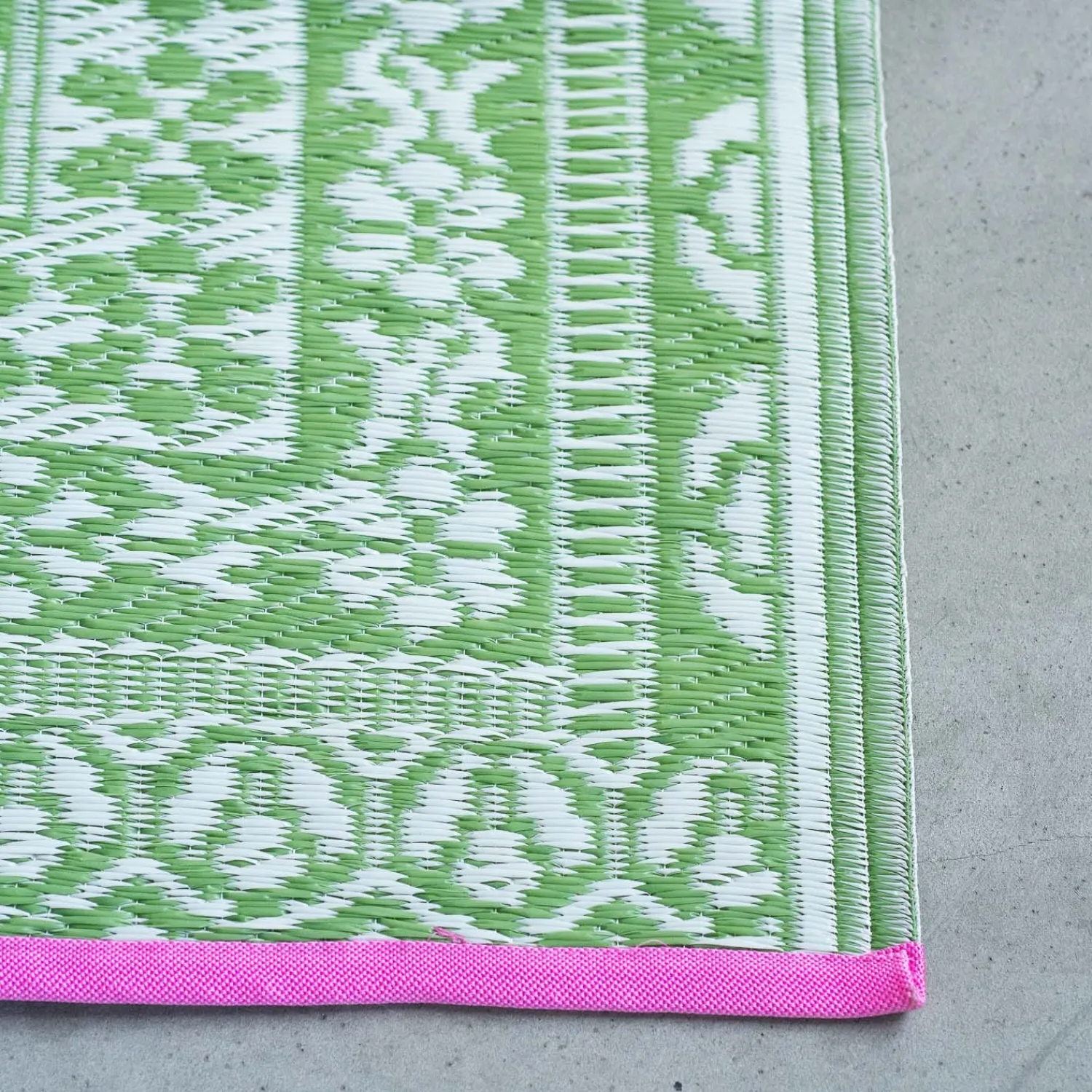 Graham & Green Tivoli Green Recycled Picnic Blanket