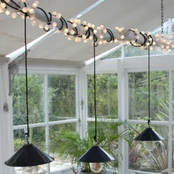 Graham & Green White Pom Pom Garland