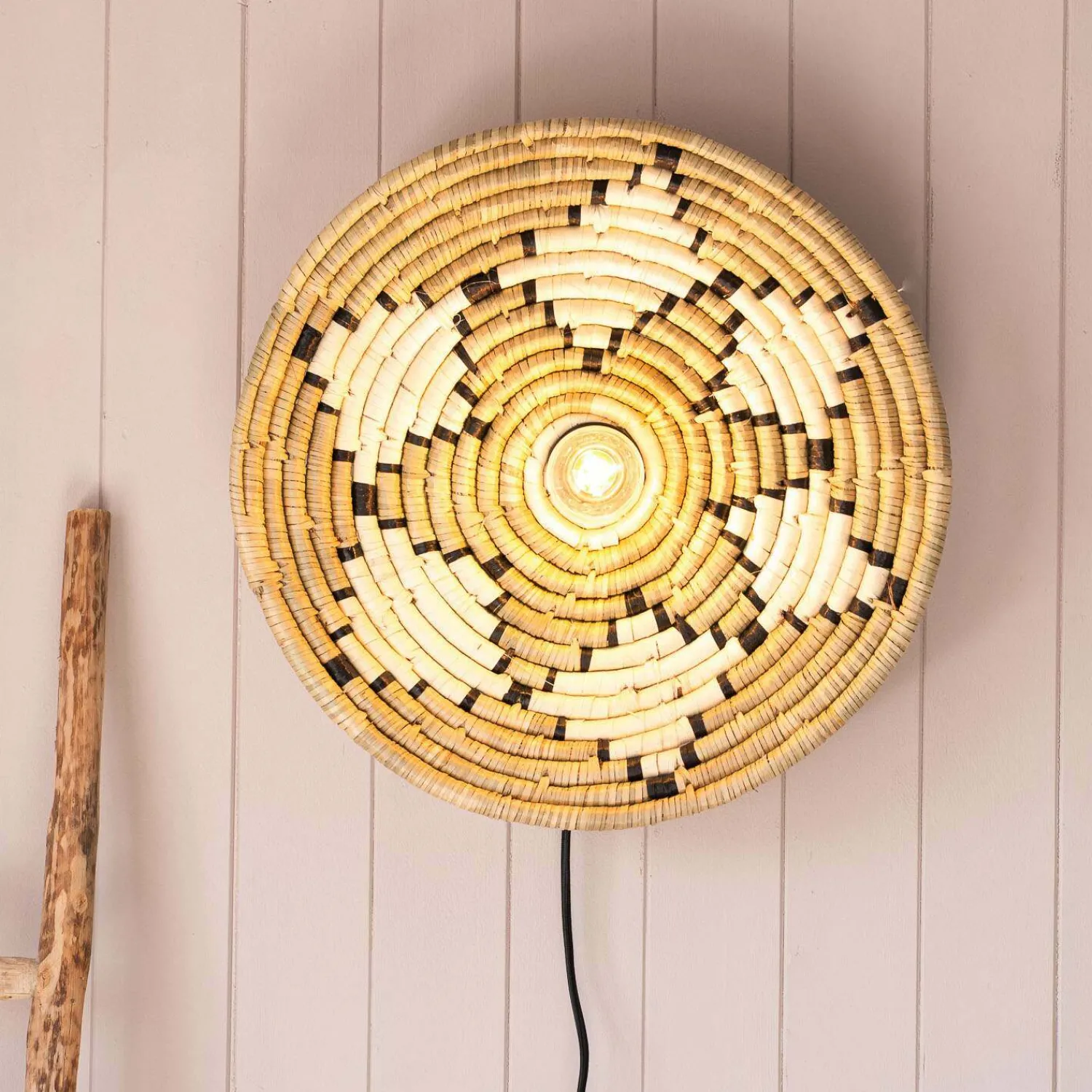 Graham & Green White Seagrass Plate Wall Light