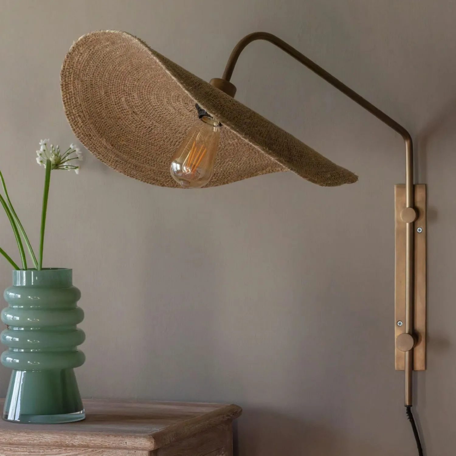 Graham & Green Zinnia Wall Lamp